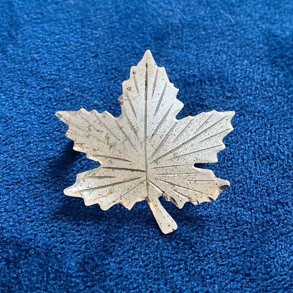 Bond Boyd Sterling Silver (925) Maple Leaf Brooch